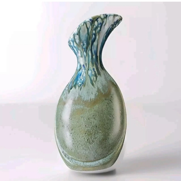 Sharon Hinton Vintage Art Pottery Carafe Vase with Spout. 10.25 inches - Picture 9 of 11